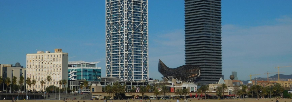 Avances urbanos y culturales en Barcelona que impactan a la comunidad