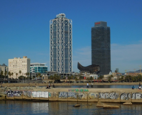 Avances urbanos y culturales en Barcelona que impactan a la comunidad