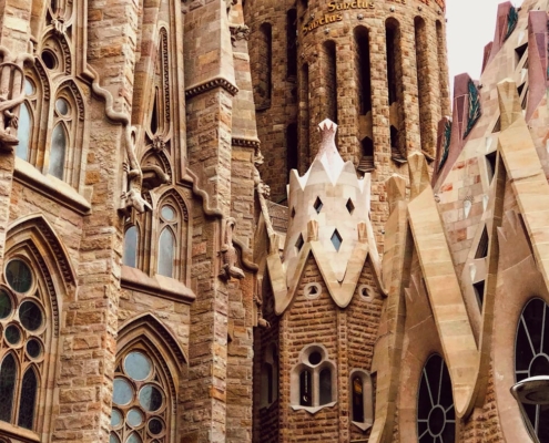 Avances Urbanos y Culturales en Barcelona Avances Urbanos y Culturales en Barcelona