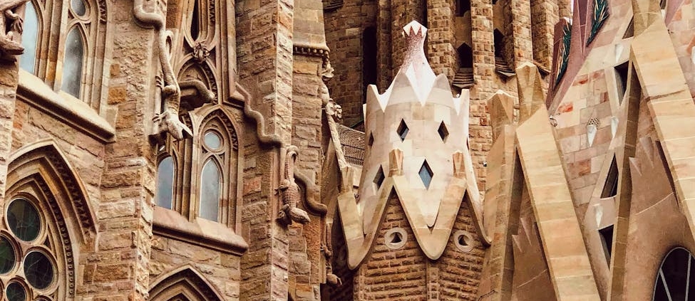 Avances Urbanos y Culturales en Barcelona Avances Urbanos y Culturales en Barcelona