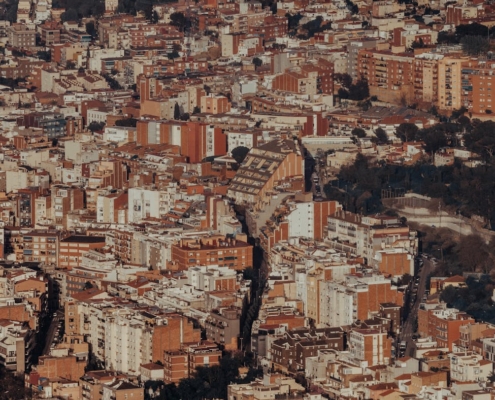 Transformaciones urbanas y su impacto en la comunidad de Barcelona
