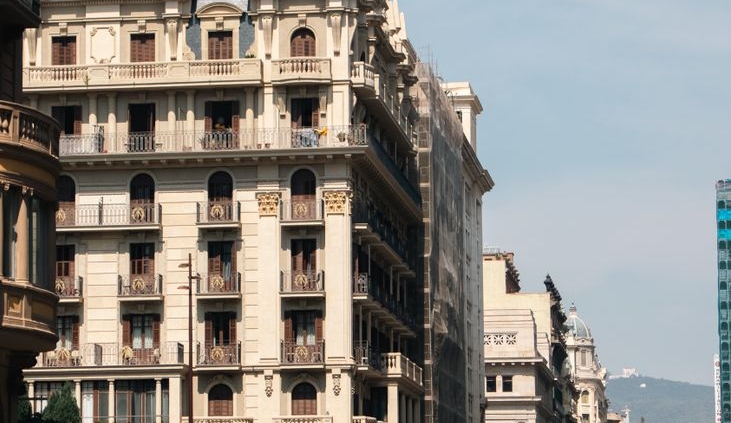 Barcelona y sus Desafíos Actuales en Movilidad y Comercio