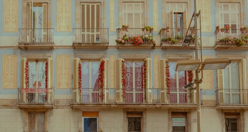 Actualidad en Barcelona: Cambios Sociales y Económicos